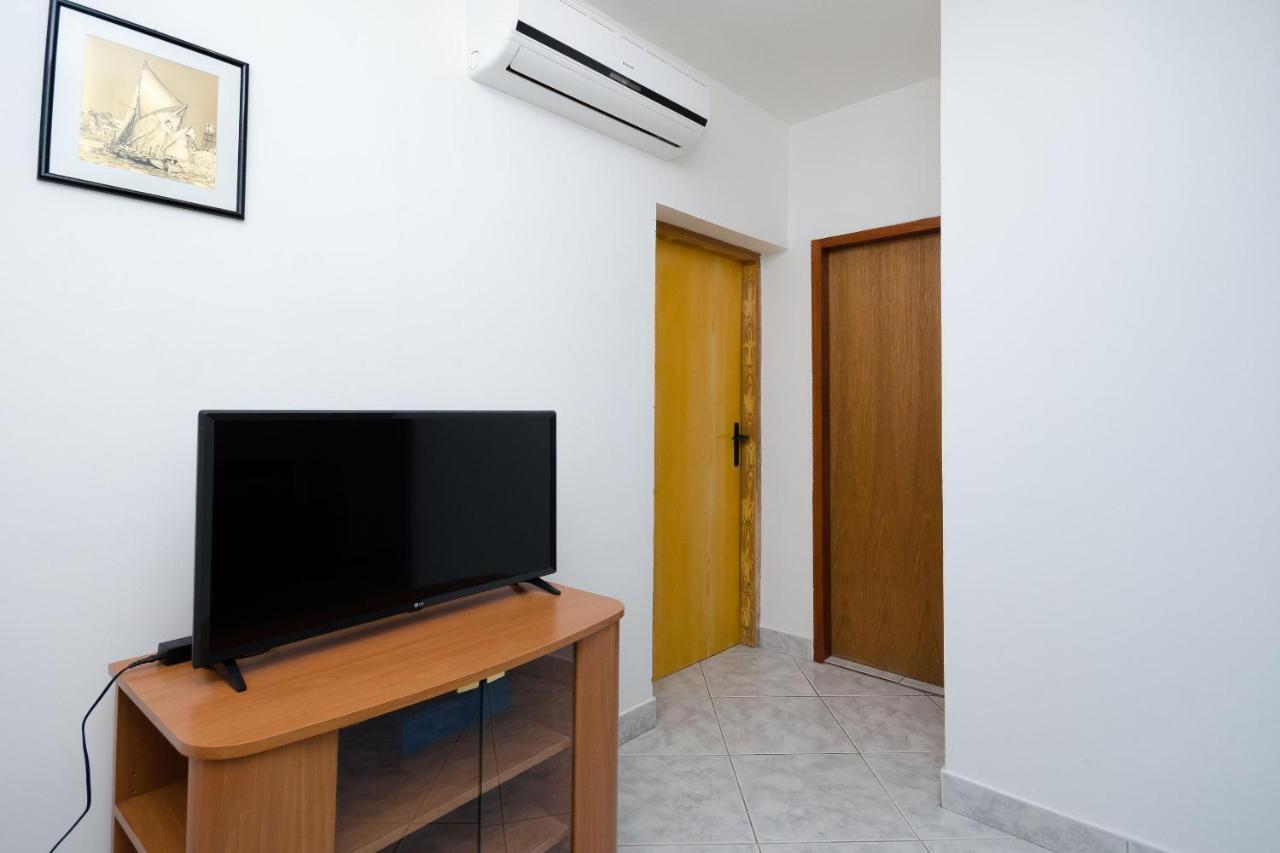 Apartments Dragan Лопар Экстерьер фото