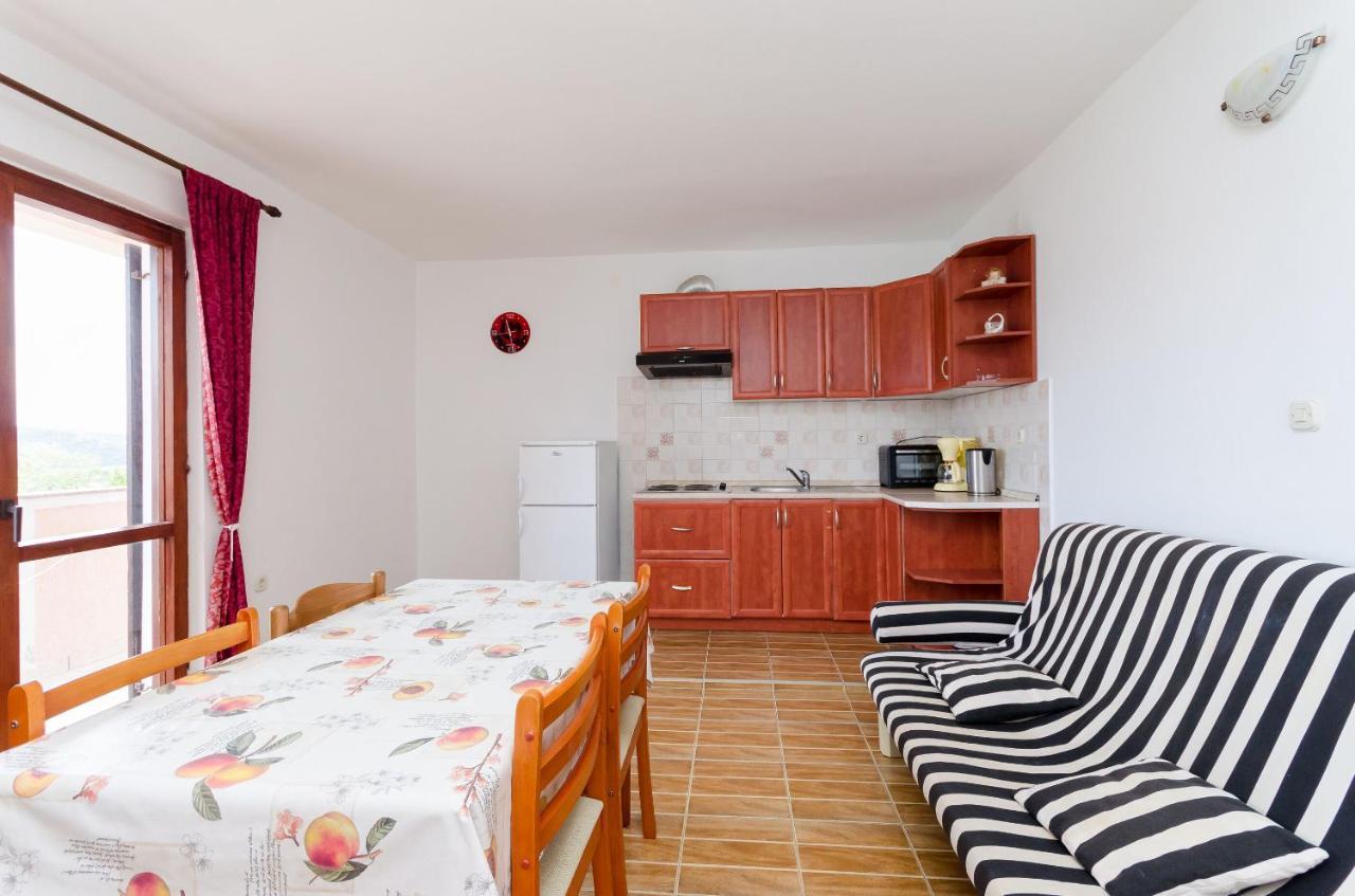 Apartments Dragan Лопар Экстерьер фото